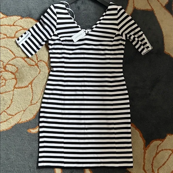 😍Perfect for Summer NWT - Banana Republic Navy & White Striped Dress | Size 10 - Picture 7 of 8